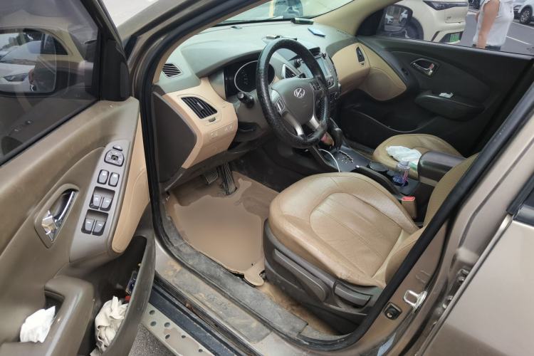 Used Hyundai ix35 2012 2.0L Automatic Two-Wheel Drive Elite Edition GLS Driver Seat