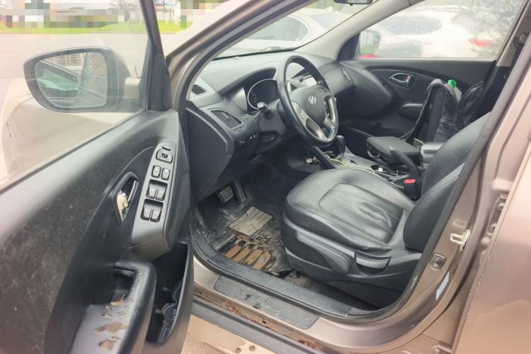 Used Hyundai ix35 2012 2.0L Automatic Two-Wheel Drive Elite Edition GLS Driver Seat