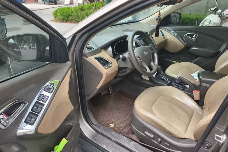 Used Hyundai ix35 2012 2.4L Automatic 4x4 Navigation Edition GLS Driver Seat