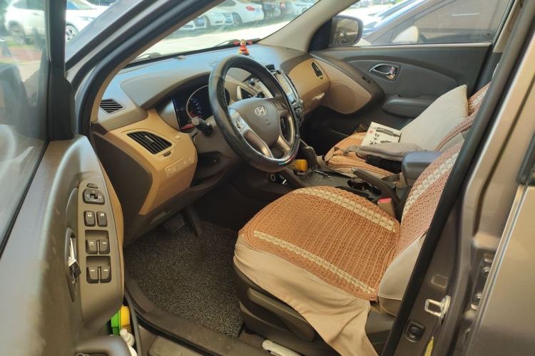 Used Hyundai ix35 2012 2.0L Automatic Two-Wheel Drive Elite Edition GLS Driver Seat