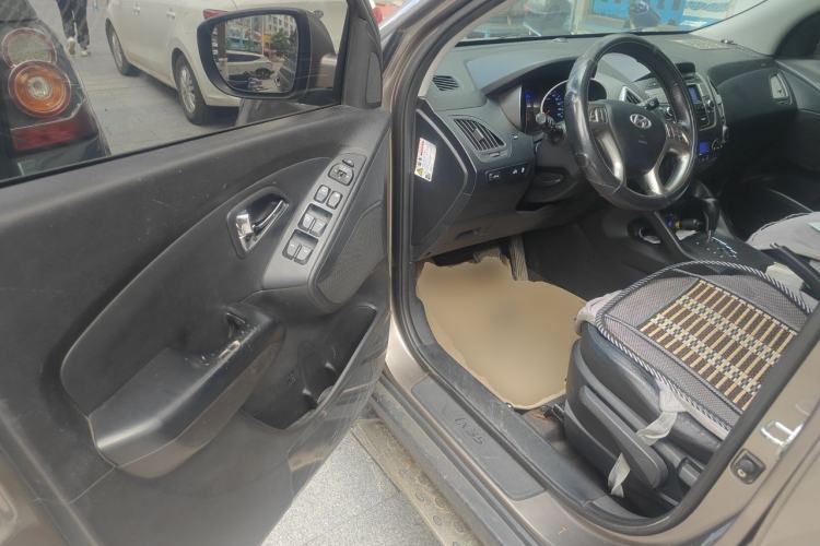 Used Hyundai ix35 2012 2.0L Automatic Two-Wheel Drive Elite Edition GLS Driver Seat