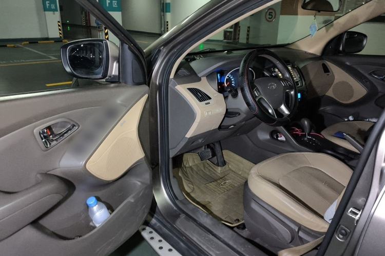 Used Hyundai ix35 2012 2.0L Automatic Two-Wheel Drive Elite Edition GLS Driver Seat
