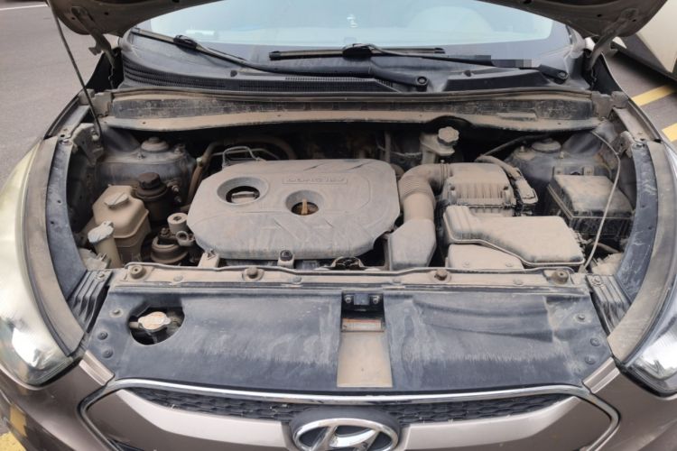 Used Hyundai ix35 2012 2.0L Automatic Two-Wheel Drive Elite Edition GLS Engine Bay