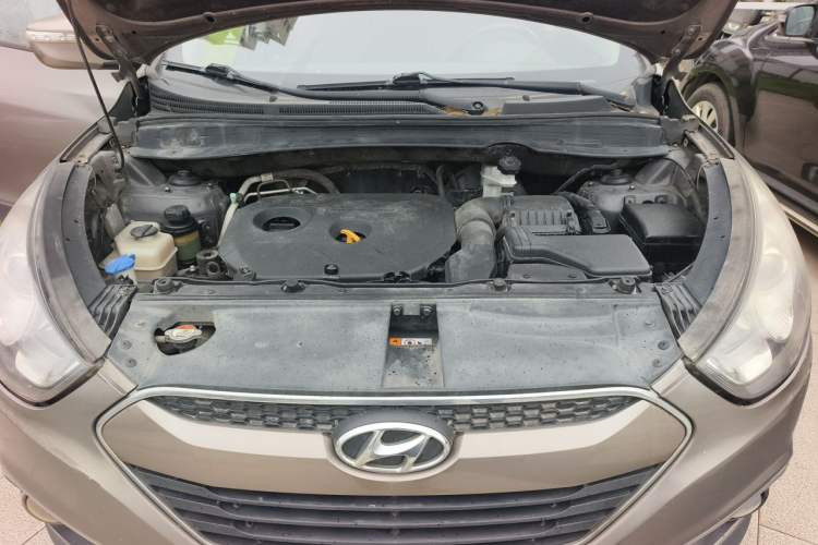 Used Hyundai ix35 2012 2.0L Automatic Two-Wheel Drive Elite Edition GLS Engine Bay