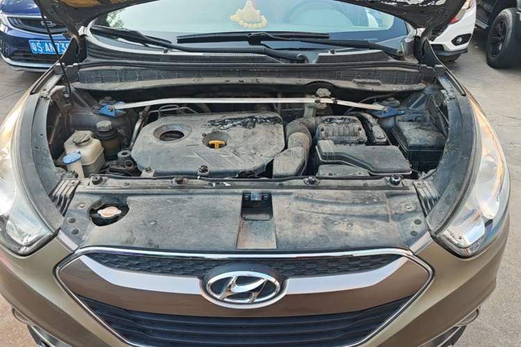 Used Hyundai ix35 2012 2.0L Automatic Two-Wheel Drive Elite Edition GLS Engine Bay