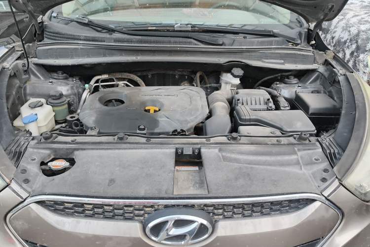 Used Hyundai ix35 2012 2.0L Automatic Two-Wheel Drive New Edition GL Engine Bay