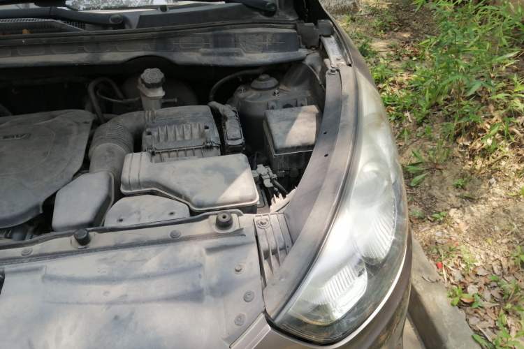 Used Hyundai ix35 2012 2.0L Automatic Two-Wheel Drive Elite Edition GLS Engine Bay Left