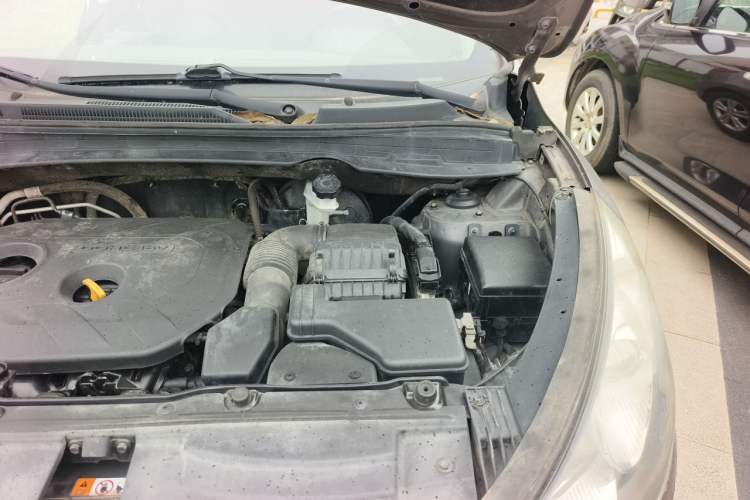 Used Hyundai ix35 2012 2.0L Automatic Two-Wheel Drive Elite Edition GLS Engine Bay Left