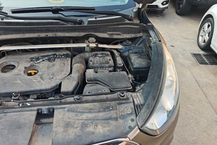 Used Hyundai ix35 2012 2.0L Automatic Two-Wheel Drive Elite Edition GLS Engine Bay Left