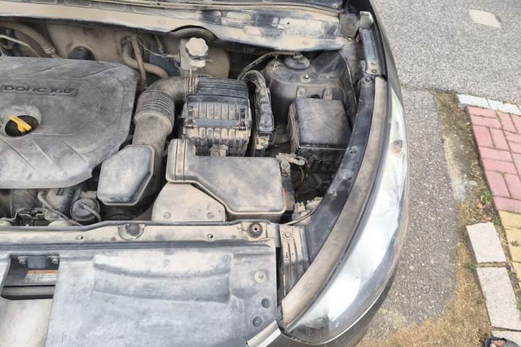 Used Hyundai ix35 2012 2.0L Automatic Two-Wheel Drive Elite Edition GLS Engine Bay Left