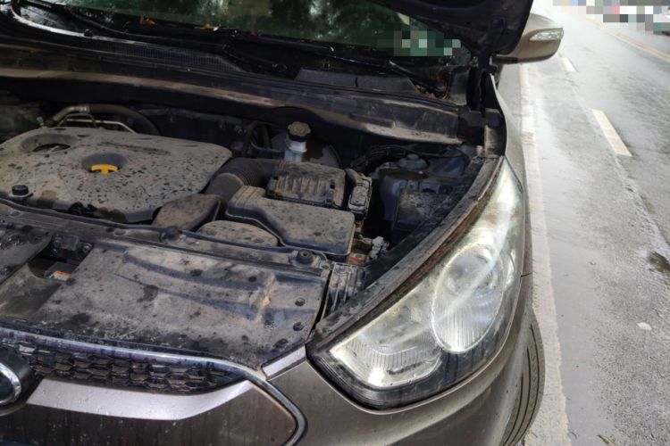 Used Hyundai ix35 2012 2.0L Automatic Two-Wheel Drive Elite Edition GLS Engine Bay Left
