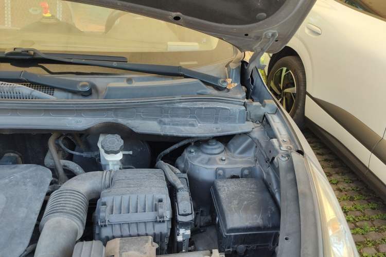 Used Hyundai ix35 2012 2.0L Automatic Two-Wheel Drive Elite Edition GLS Engine Bay Left