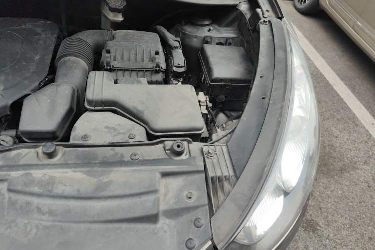 Used Hyundai ix35 2012 2.0L Automatic Two-Wheel Drive Elite Edition GLS Engine Bay Left