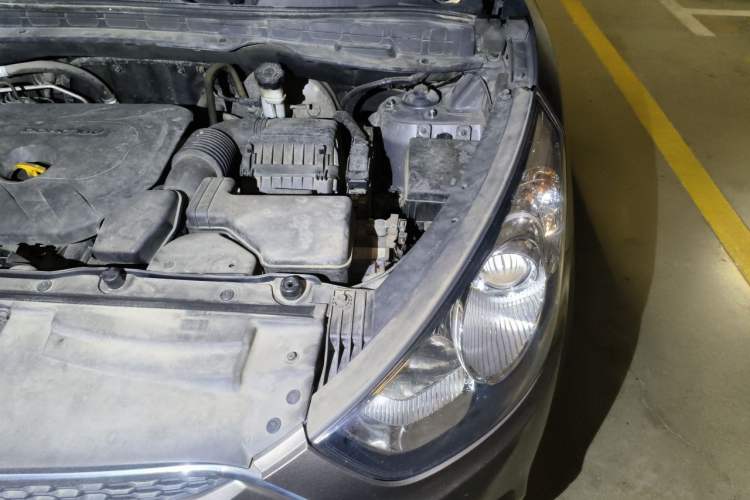 Used Hyundai ix35 2012 2.0L Automatic Two-Wheel Drive Elite Edition GLS Engine Bay Left