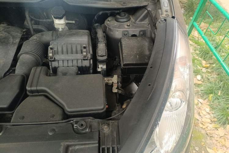 Used Hyundai ix35 2012 2.0L Automatic Two-Wheel Drive Elite Edition GLS Engine Bay Left