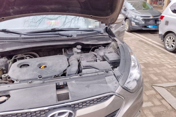 Used Hyundai ix35 2012 2.0L Automatic Two-Wheel Drive Elite Edition GLS Engine Bay Left