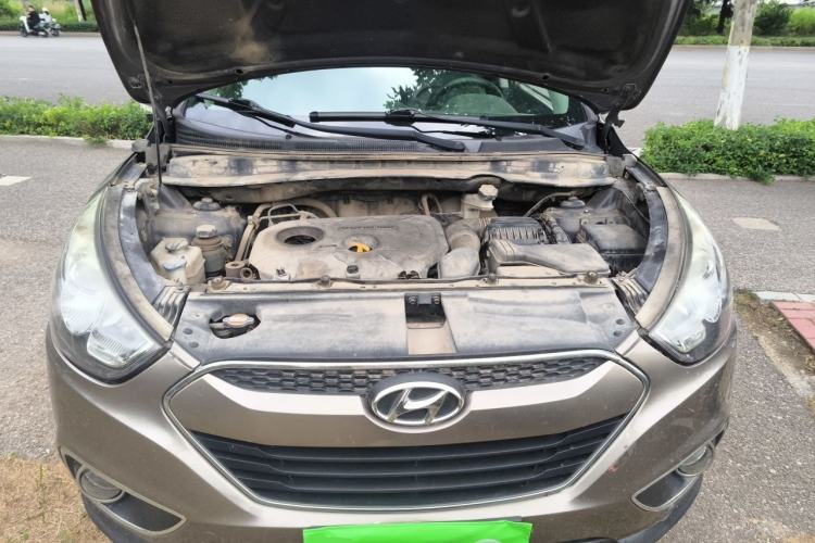 Used Hyundai ix35 2012 2.0L Automatic Two-Wheel Drive Elite Edition GLS Engine Bay