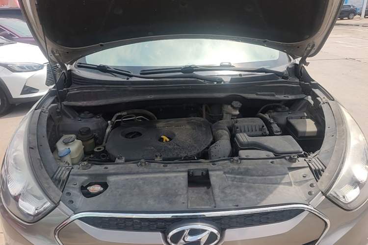Used Hyundai ix35 2012 2.0L Automatic Two-Wheel Drive Elite Edition GLS Engine Bay