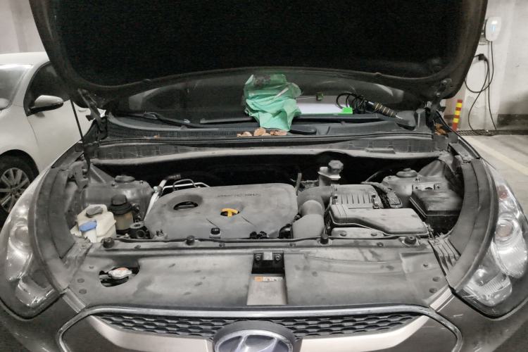 Used Hyundai ix35 2012 2.0L Automatic Two-Wheel Drive Elite Edition GLS Engine Bay