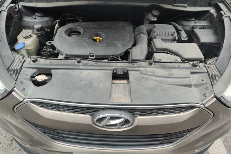 Used Hyundai ix35 2012 2.0L Automatic Two-Wheel Drive Elite Edition GLS Engine Bay