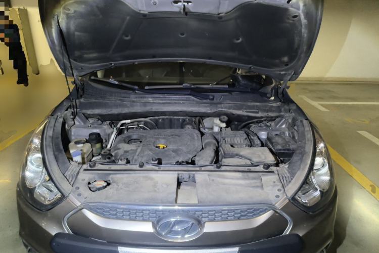 Used Hyundai ix35 2012 2.0L Automatic Two-Wheel Drive Elite Edition GLS Engine Bay