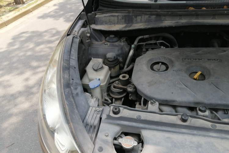 Used Hyundai ix35 2012 2.0L Automatic Two-Wheel Drive Elite Edition GLS Engine Bay Right