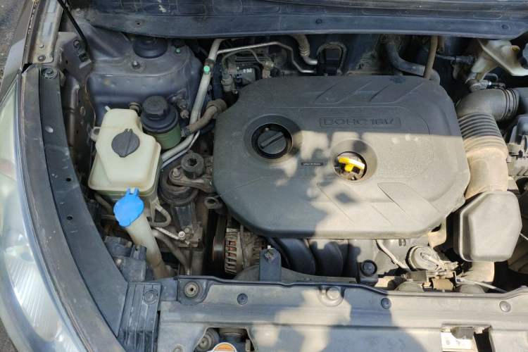 Used Hyundai ix35 2012 2.0L Automatic Two-Wheel Drive Elite Edition GLS Engine Bay Right
