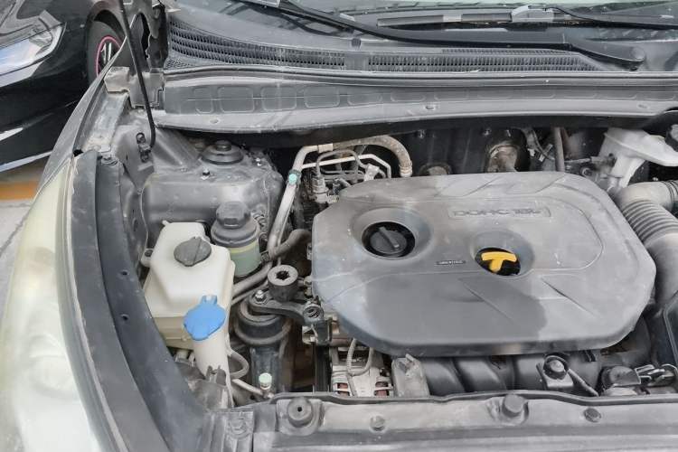 Used Hyundai ix35 2012 2.0L Automatic Two-Wheel Drive New Edition GL Engine Bay Right