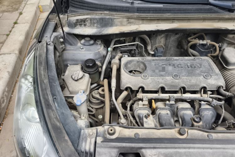 Used Hyundai ix35 2012 2.4L Automatic 4x4 Navigation Edition GLS Engine Bay Right