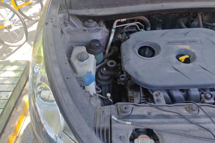 Used Hyundai ix35 2012 2.0L Automatic Two-Wheel Drive Elite Edition GLS Engine Bay Right