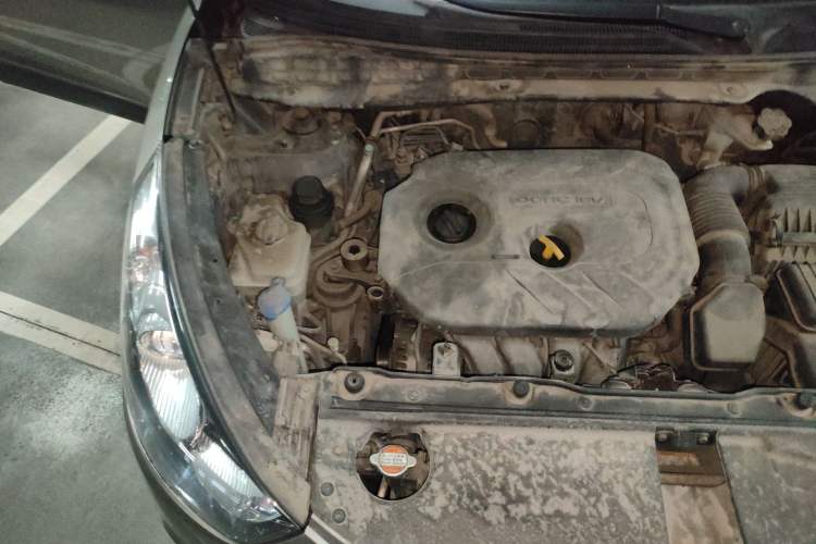 Used Hyundai ix35 2012 2.0L Automatic Two-Wheel Drive Elite Edition GLS Engine Bay Right