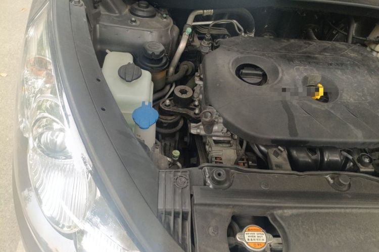 Used Hyundai ix35 2012 2.0L Automatic Two-Wheel Drive Elite Edition GLS Engine Bay Right