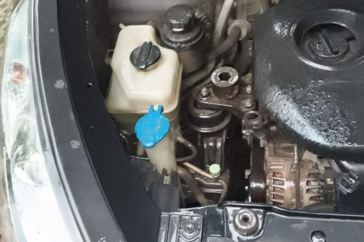 Used Hyundai ix35 2012 2.0L Automatic Two-Wheel Drive New Edition GL Engine Bay Right