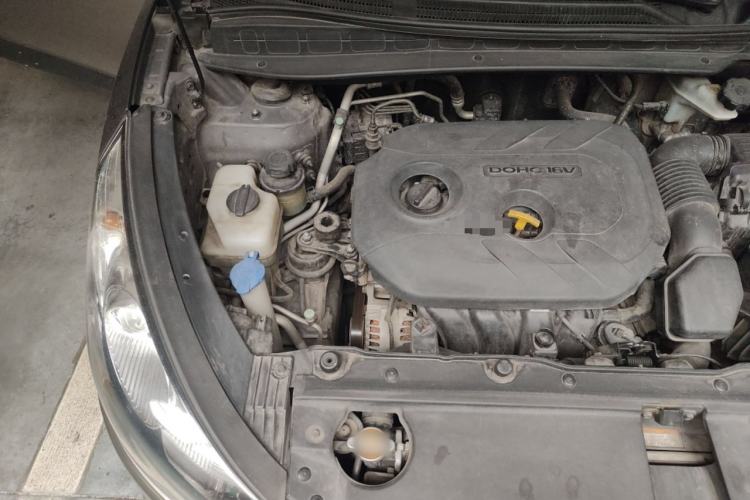 Used Hyundai ix35 2012 2.0L Automatic Two-Wheel Drive New Edition GL Engine Bay Right