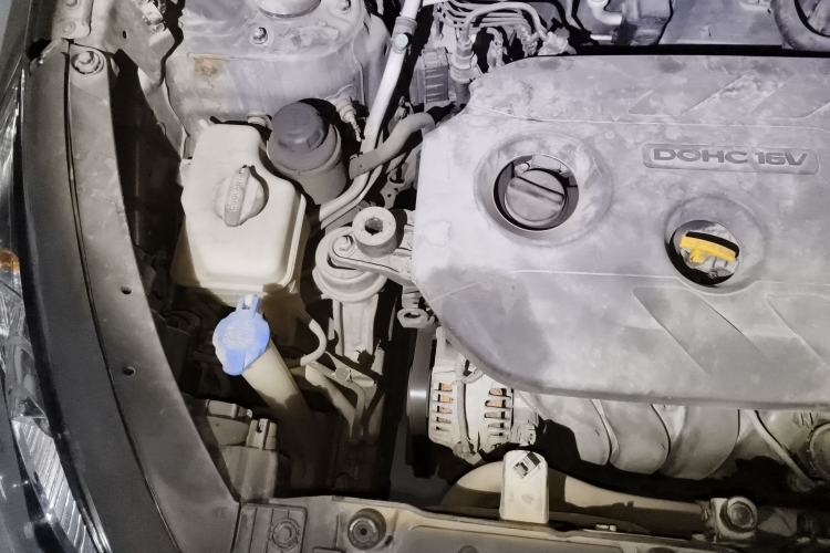 Used Hyundai ix35 2012 2.0L Automatic Two-Wheel Drive Elite Edition GLS Engine Bay Right