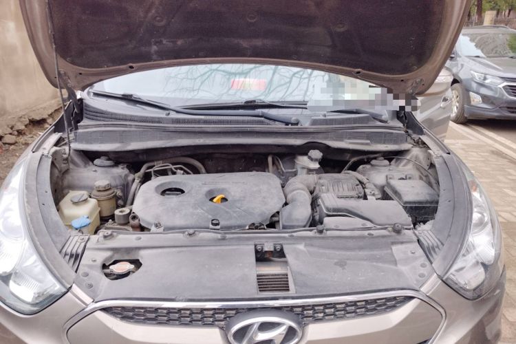 Used Hyundai ix35 2012 2.0L Automatic Two-Wheel Drive Elite Edition GLS Engine Bay
