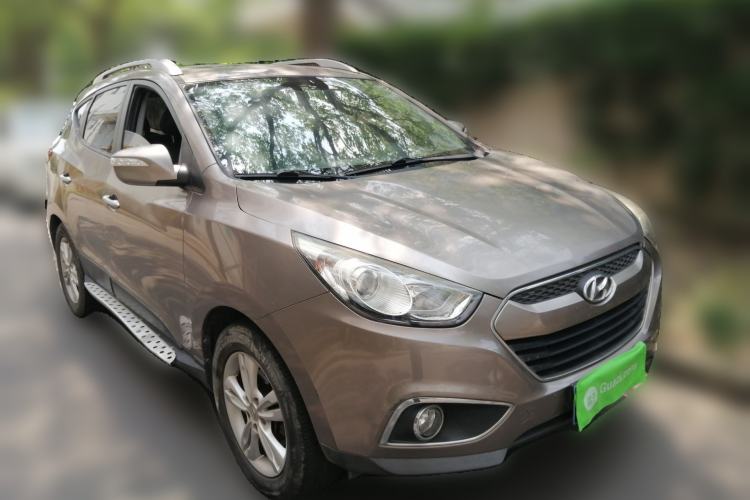 Used Hyundai ix35 2012 2.0L Automatic Two-Wheel Drive Elite Edition GLS Front Right 45 Deg