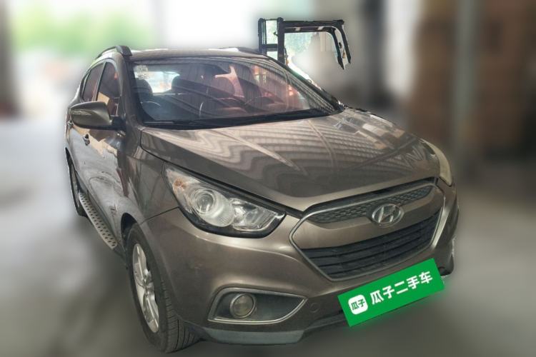 Used Hyundai ix35 2012 2.0L Automatic Two-Wheel Drive Elite Edition GLS Front Right 45 Deg