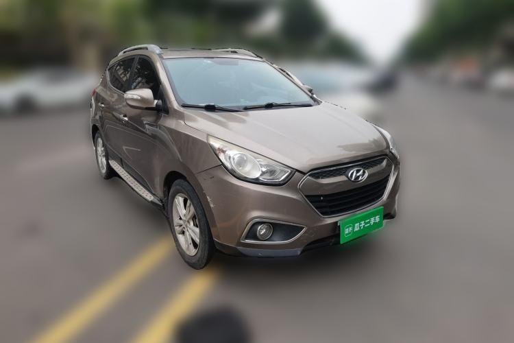 Used Hyundai ix35 2012 2.0L Automatic Two-Wheel Drive Elite Edition GLS Front Right 45 Deg