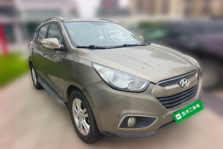 Used Hyundai ix35 2012 2.0L Automatic Two-Wheel Drive Elite Edition GLS Front Right 45 Deg