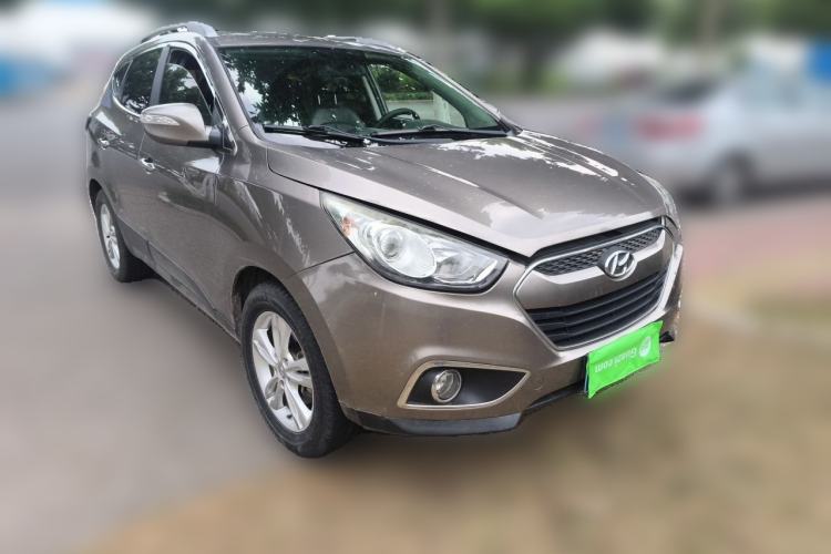 Used Hyundai ix35 2012 2.0L Automatic Two-Wheel Drive Elite Edition GLS Front Right 45 Deg