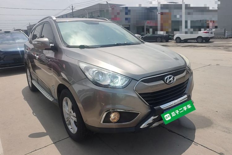 Used Hyundai ix35 2012 2.0L Automatic Two-Wheel Drive Elite Edition GLS Front Right 45 Deg