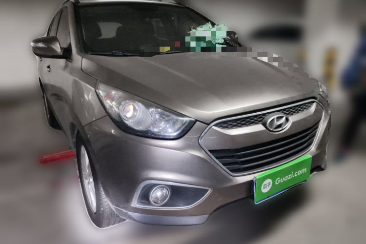Used Hyundai ix35 2012 2.0L Automatic Two-Wheel Drive Elite Edition GLS Front Right 45 Deg