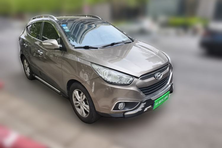 Used Hyundai ix35 2012 2.4L Automatic 4x4 Navigation Edition GLS Front Right 45 Deg