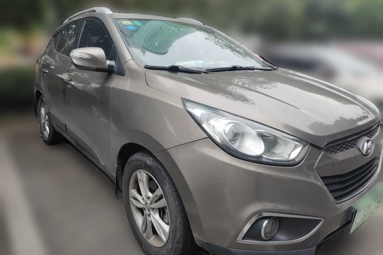 Used Hyundai ix35 2012 2.0L Automatic Two-Wheel Drive Elite Edition GLS Front Right 45 Deg
