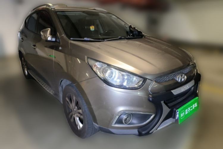 Used Hyundai ix35 2012 2.0L Automatic Two-Wheel Drive Elite Edition GLS Front Right 45 Deg