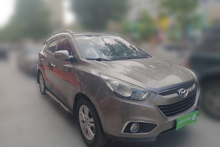Used Hyundai ix35 2012 2.0L Automatic Two-Wheel Drive Elite Edition GLS Front Right 45 Deg