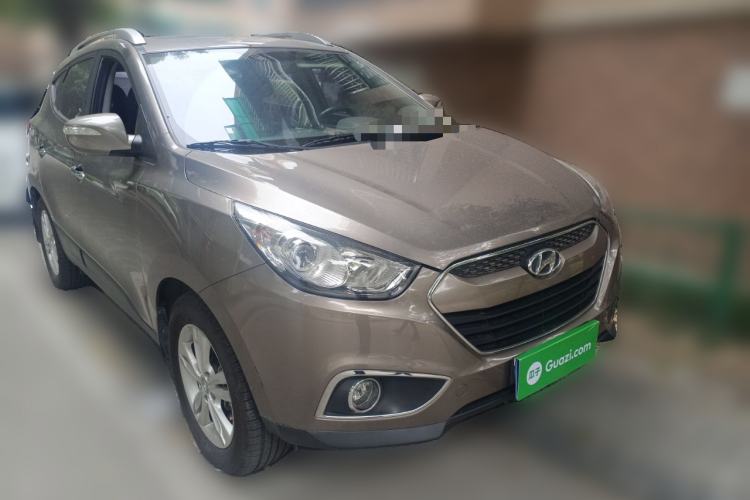 Used Hyundai ix35 2012 2.0L Automatic Two-Wheel Drive Elite Edition GLS Front Right 45 Deg