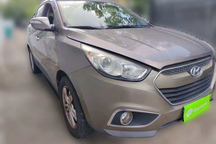 Used Hyundai ix35 2012 2.0L Automatic Two-Wheel Drive Elite Edition GLS Front Right 45 Deg