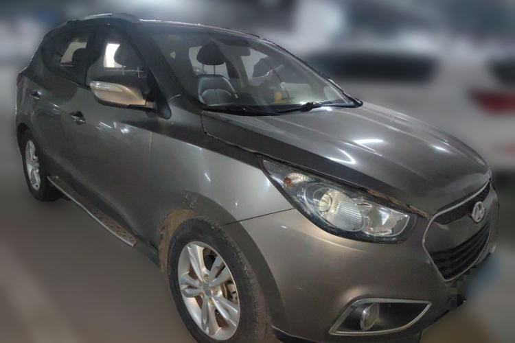 Used Hyundai ix35 2012 2.0L Automatic Two-Wheel Drive Elite Edition GLS Front Right 45 Deg